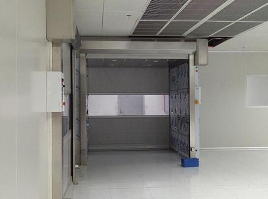 Principles for configuring fast rolling doors